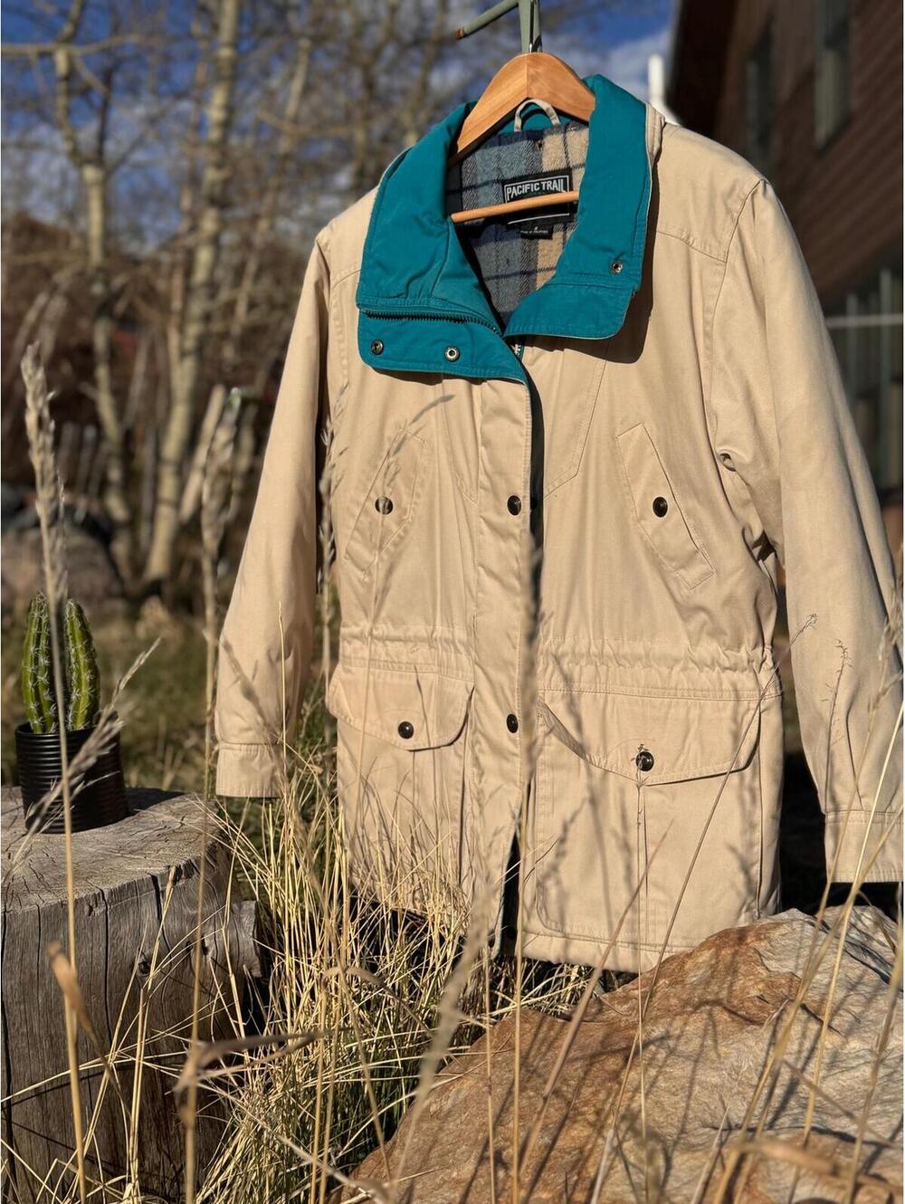 Vintage Pacific Trail Spring Outdoor Jacket — Tan with Plaid Fleece Lining (S)